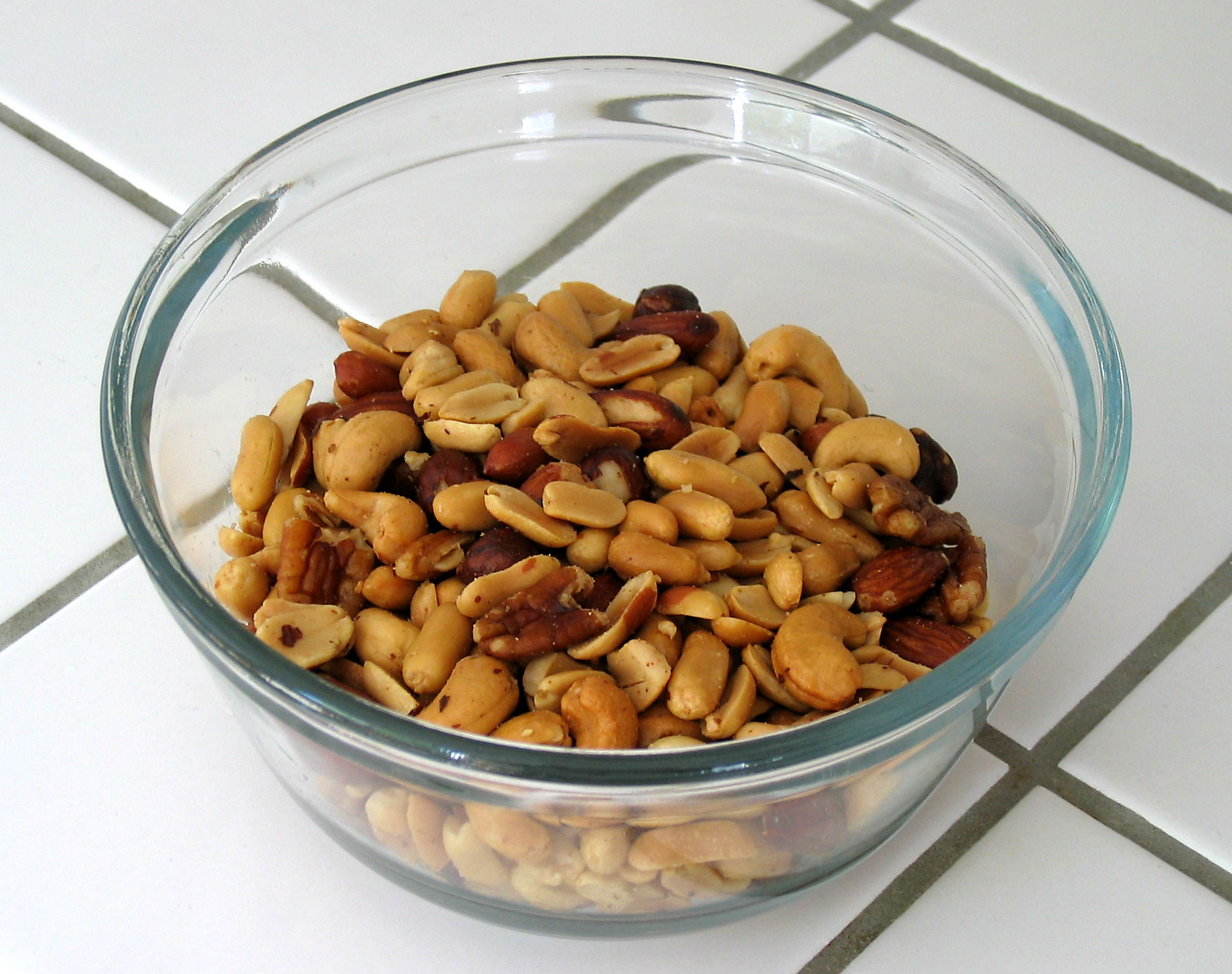 Nuts (image credits: wikimedia)