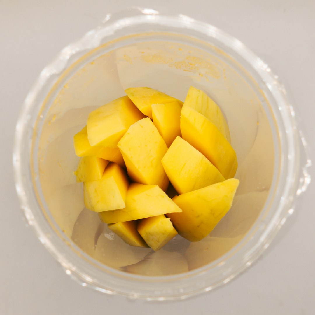 Mango Chunks Keep Their Vitamin C and Fiber Intact (image credits: unsplash)