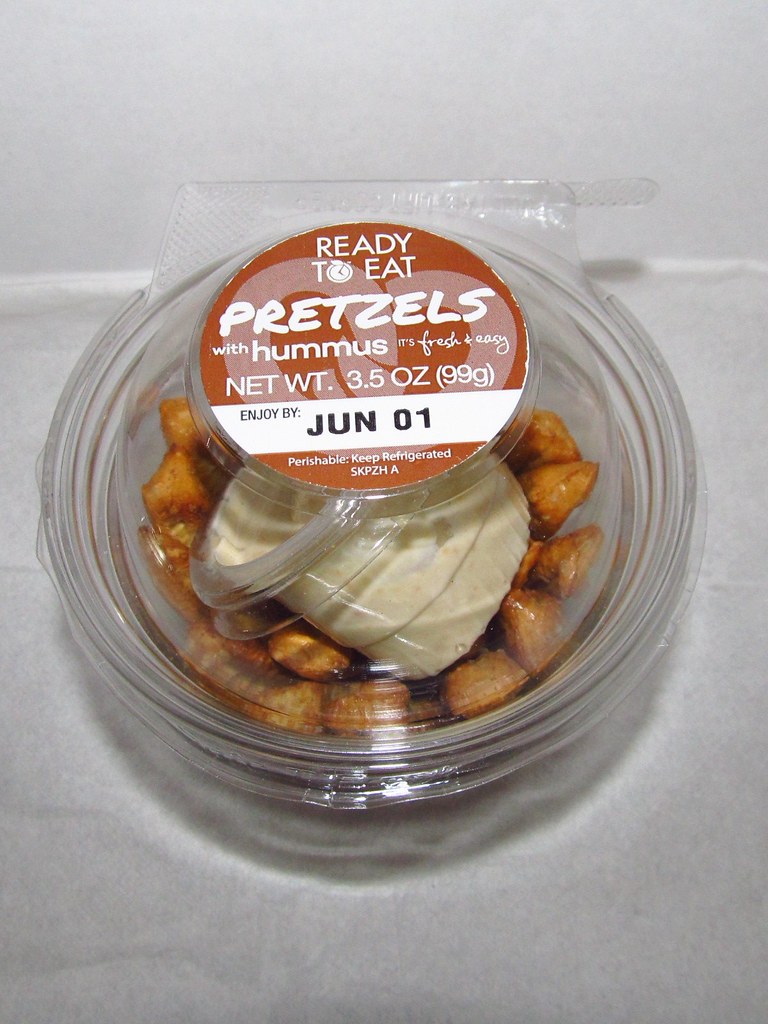 Pretzels with Hummus - The Salty-Savory Sensation (image credits: flickr)