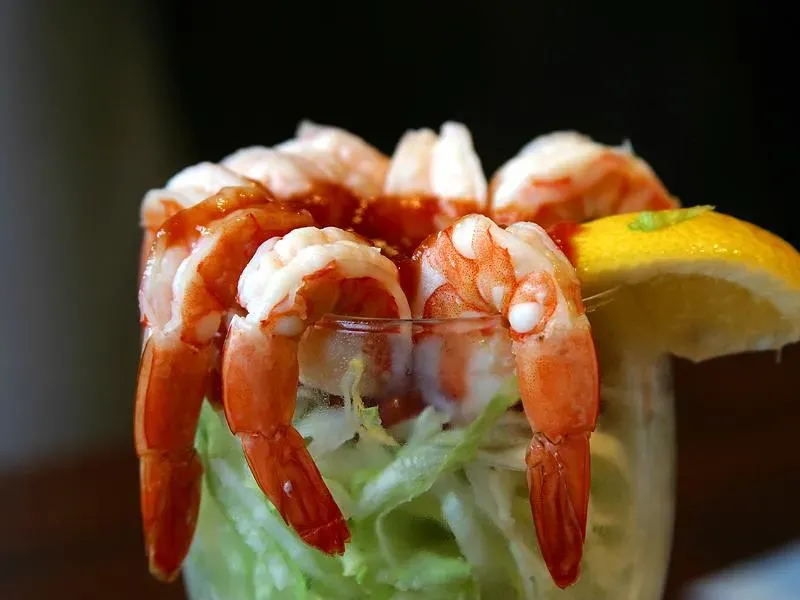 Shrimp Cocktail: The Timeless Showstopper (Image Credits: Wikimedia)