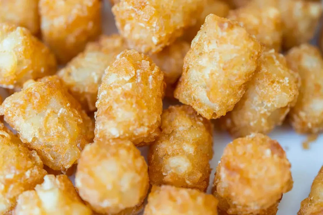 4. High-Sodium Snacks and Fried Foods: Dehydration in a Bag (Image Credits: Unsplash)