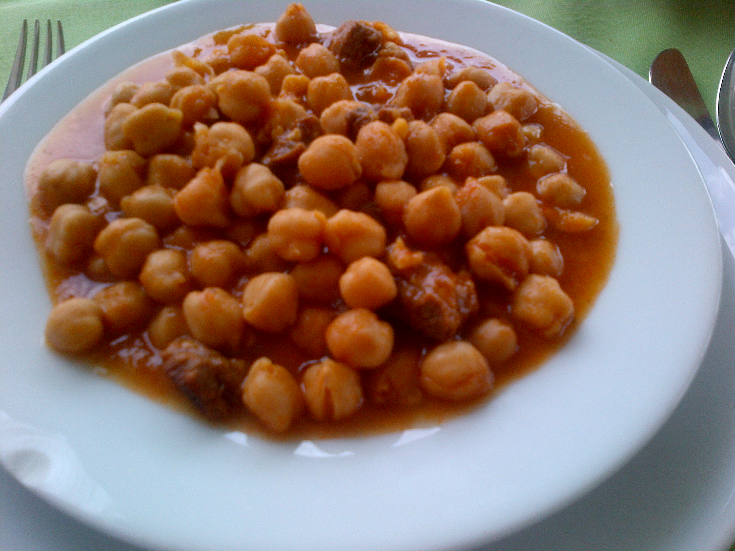 8. Spanish Chorizo and Chickpea Stew (image credits: wikimedia)