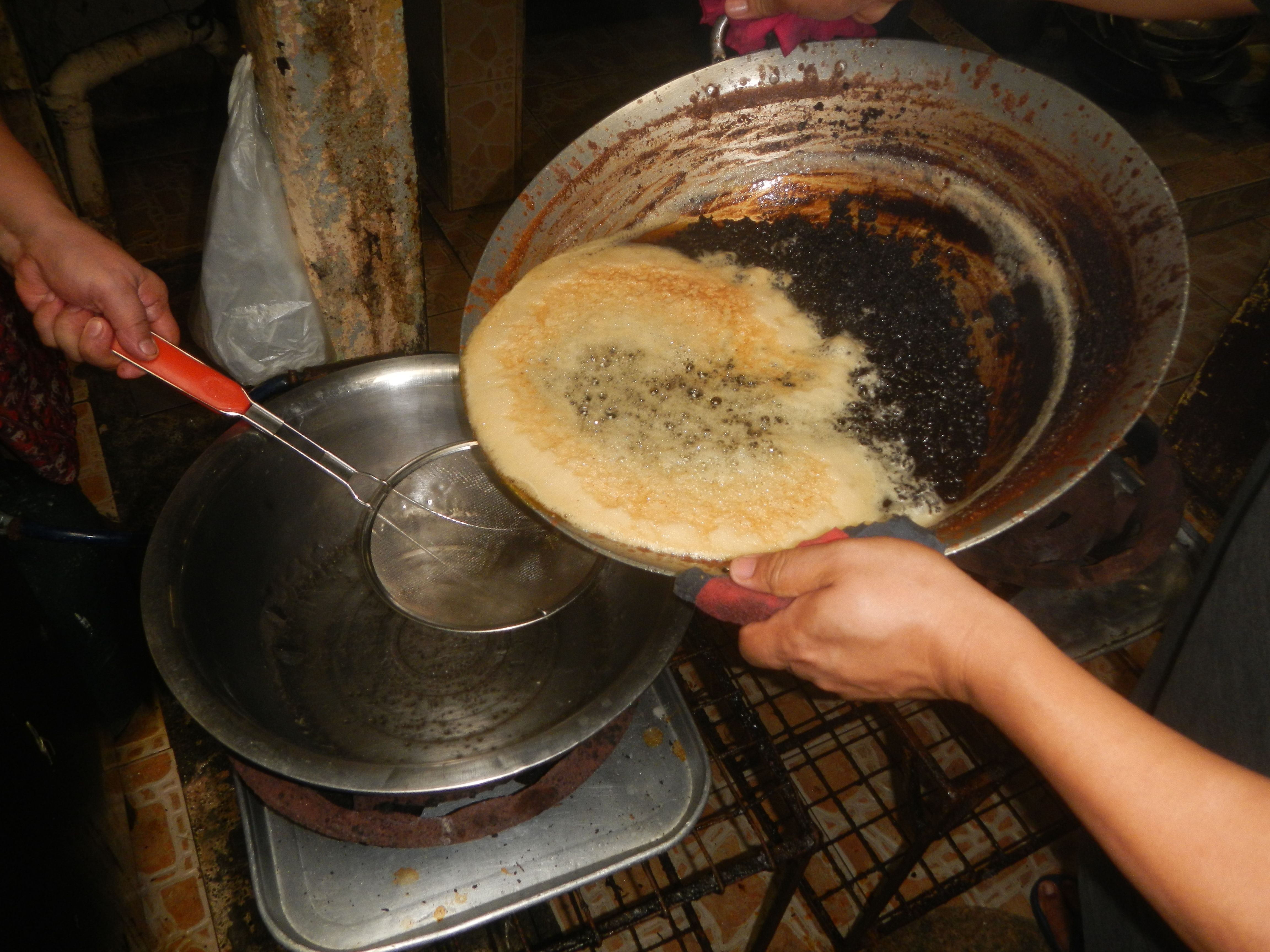 The Hidden Risks Lurking in Your Frying Pan (image credits: wikimedia)