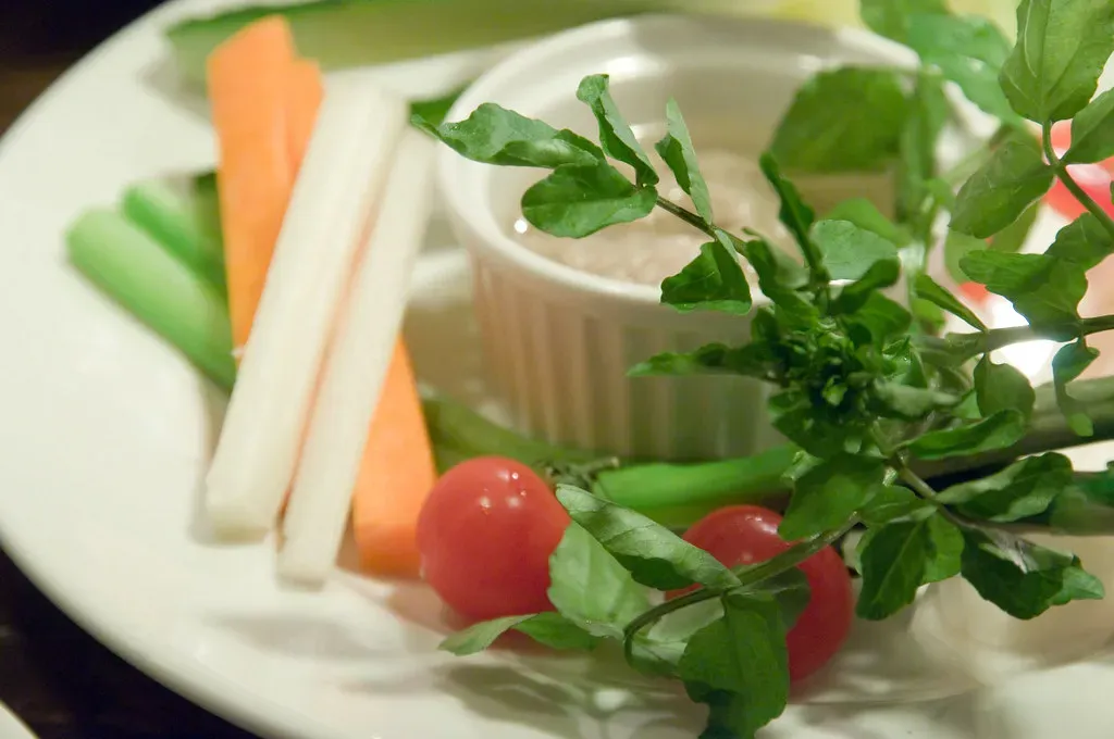 Snack #4: Raw Vegetable Sticks (Carrots, Cucumbers, Bell Peppers) ([cipher], Flickr, CC BY-SA 2.0)