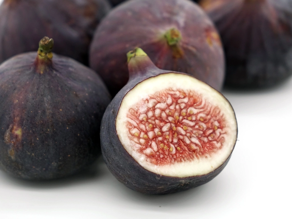 Figs: Nature’s Candy (image credits: rawpixel)