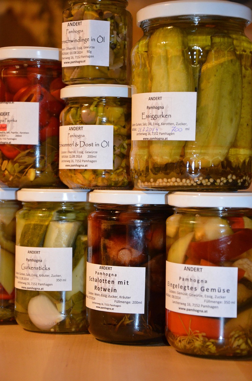 Mystery Canned Goods Without Labels (image credits: pixabay)