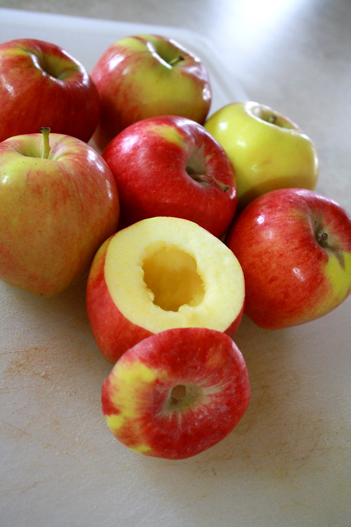 Apples: The All-American Sugar Surprise (image credits: flickr)