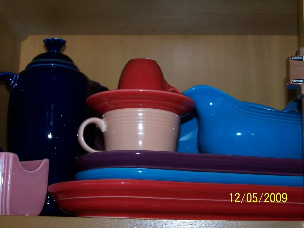 5. Fiesta Dinnerware in Discontinued Colors: The Rainbow That Prints Money (Image Credits: Flickr)