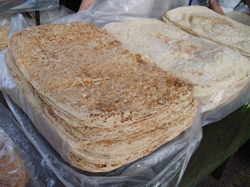 Lavash - Armenia's Paper-Thin Treasure (image credits: By Wiquijote, Public domain, https://commons.wikimedia.org/w/index.php?curid=2696871)