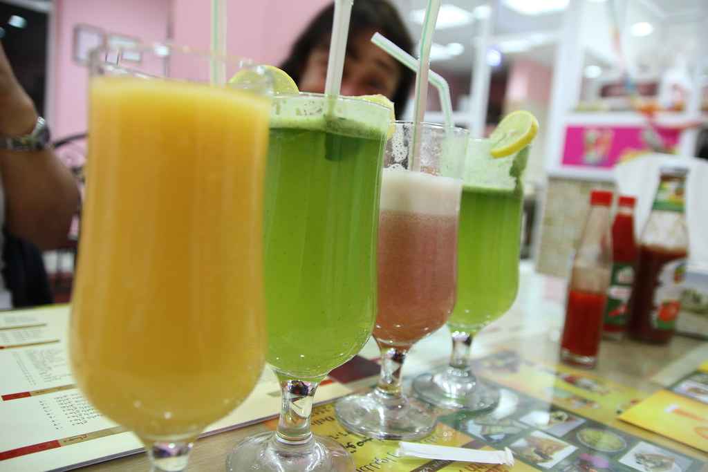 Fruit Juice and Smoothies: Liquid Sugar Bombs (Image Credits: Flickr)