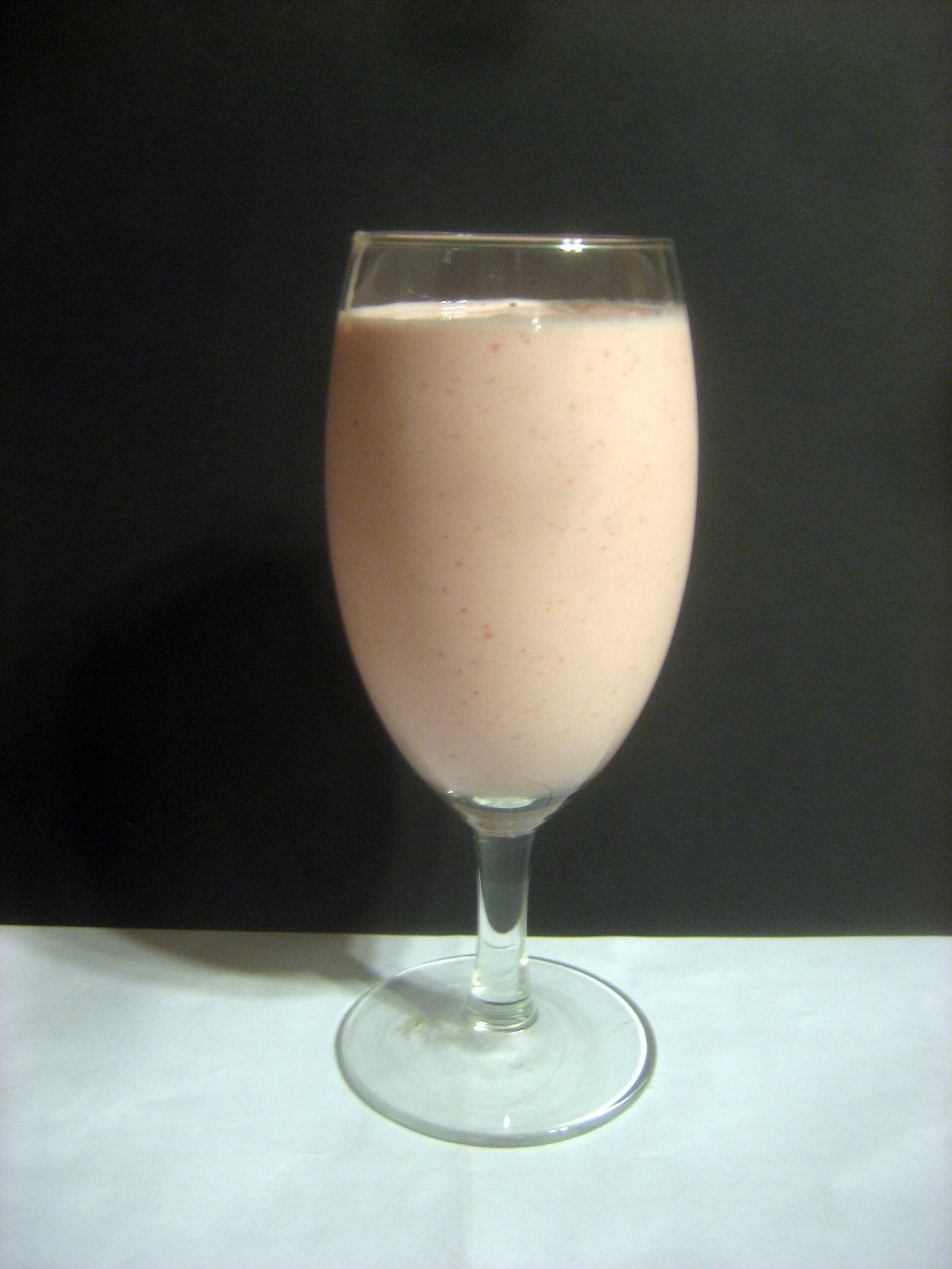 Low-Fat Plain Yogurts (image credits: wikimedia)