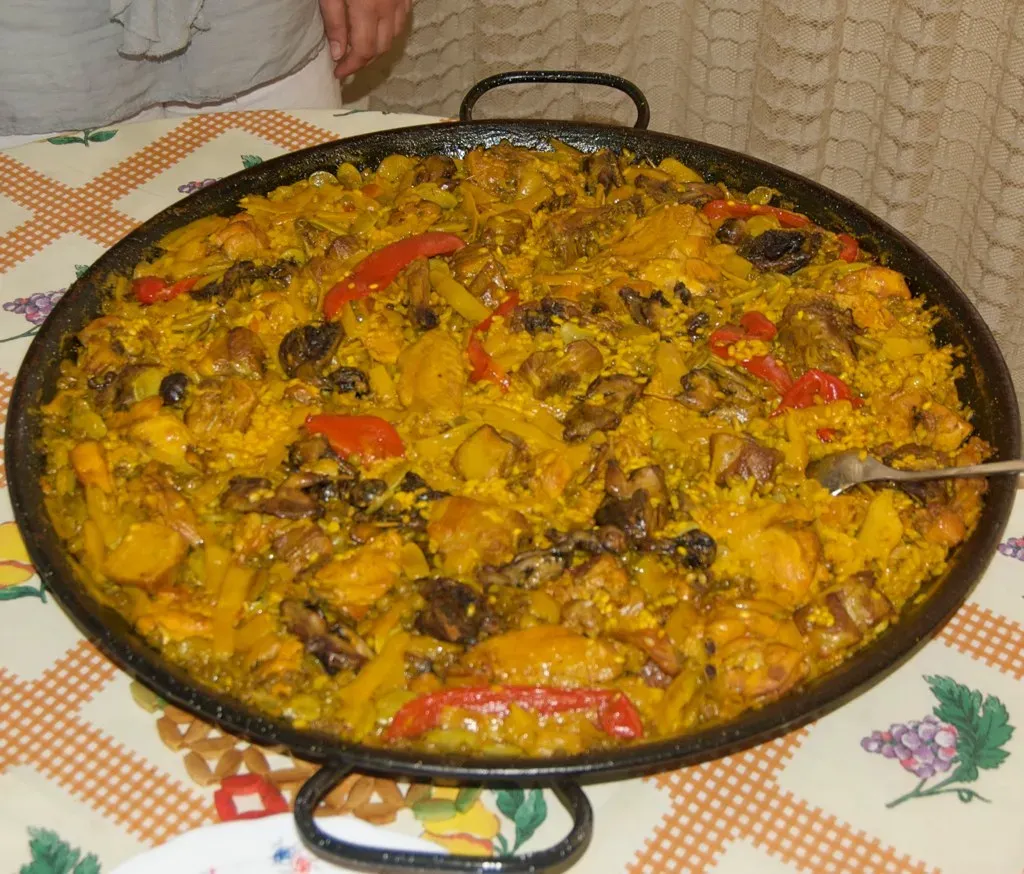 9. Paella Valenciana - Spain's Golden Rice (Emilio del Prado, Flickr, CC BY-SA 2.0)
