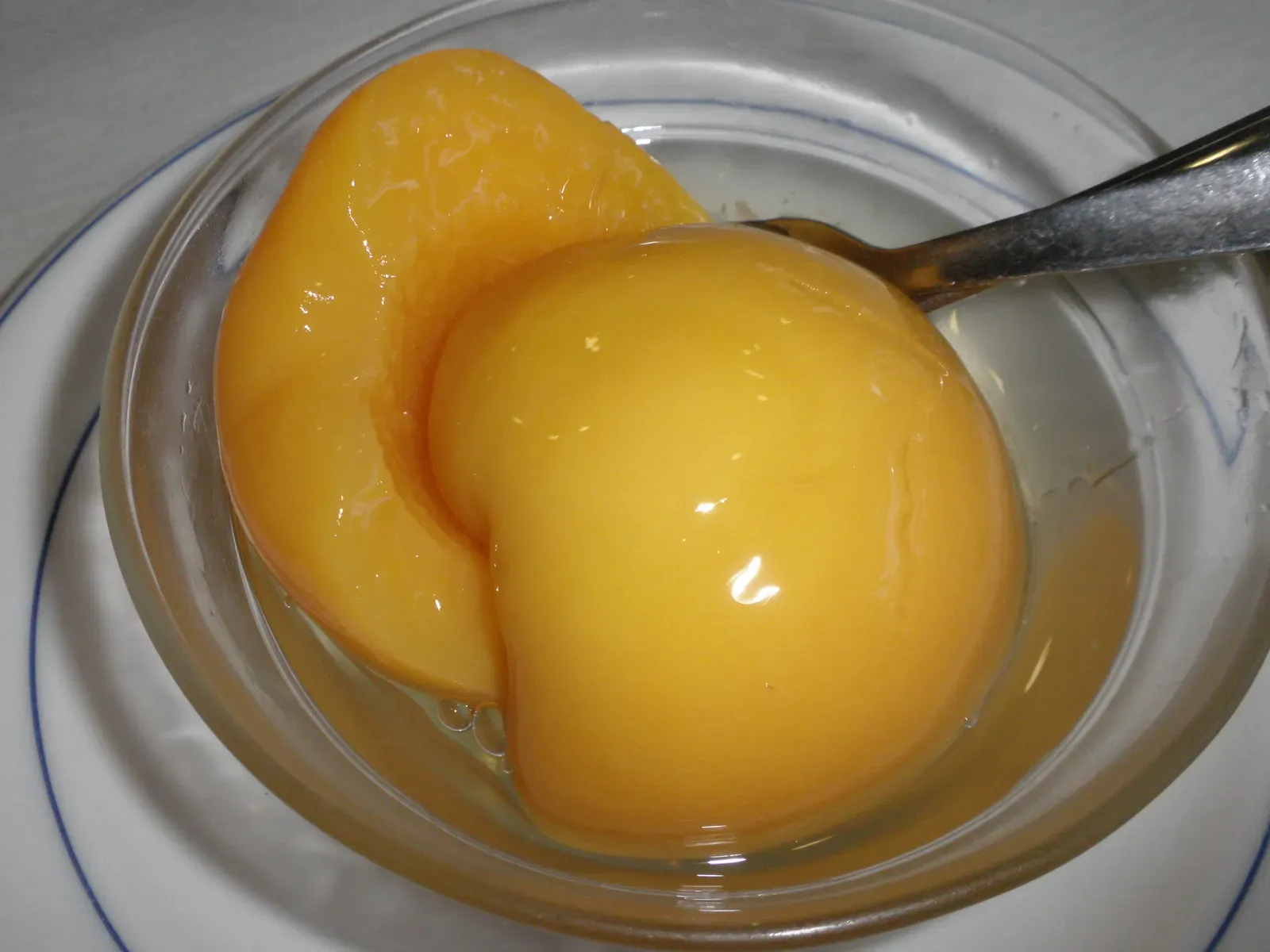 Skip This: Canned Fruit in Syrup (Image Credits: Wikimedia)