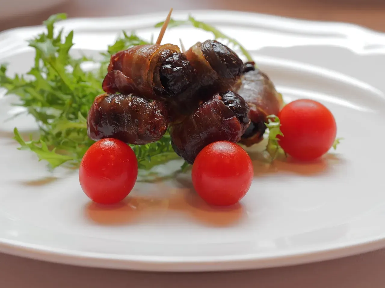 Devils on Horseback: The Sweet and Savory Bite (Image Credits: Pixabay)