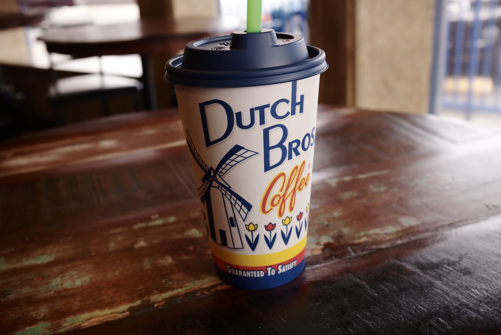 Fast-Casual Coffee: Dutch Bros and Scooter's Surge (image credits: flickr)