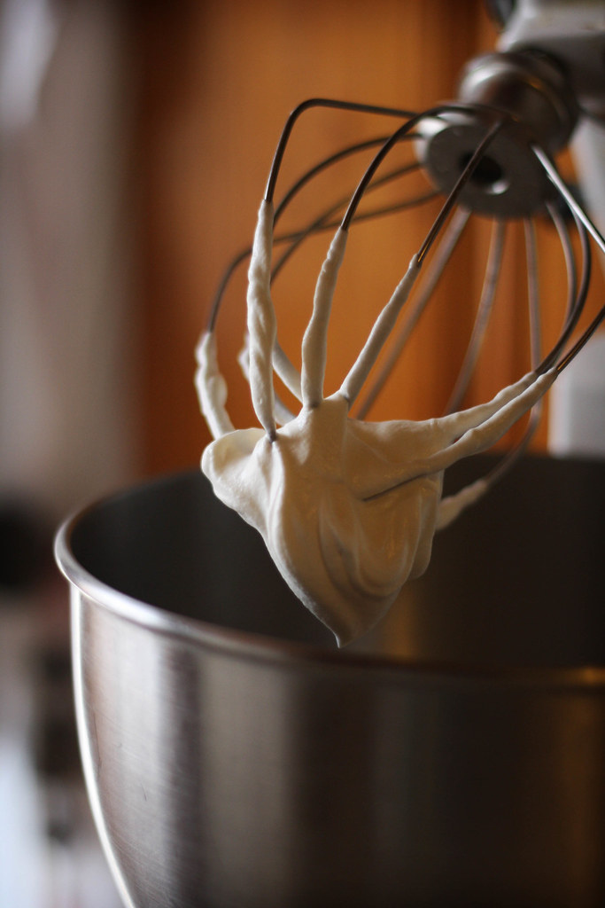 Create Perfect Whipped Cream and Meringues (image credits: flickr)