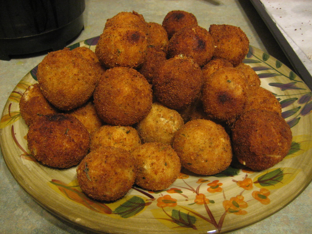Ohio: Sauerkraut Balls (image credits: flickr)