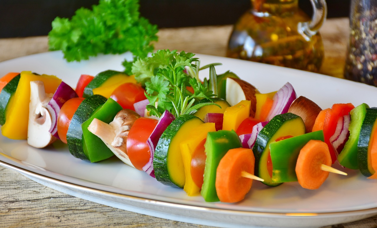 Vegetable Skewers: A Colorful Delight (image credits: pixabay)