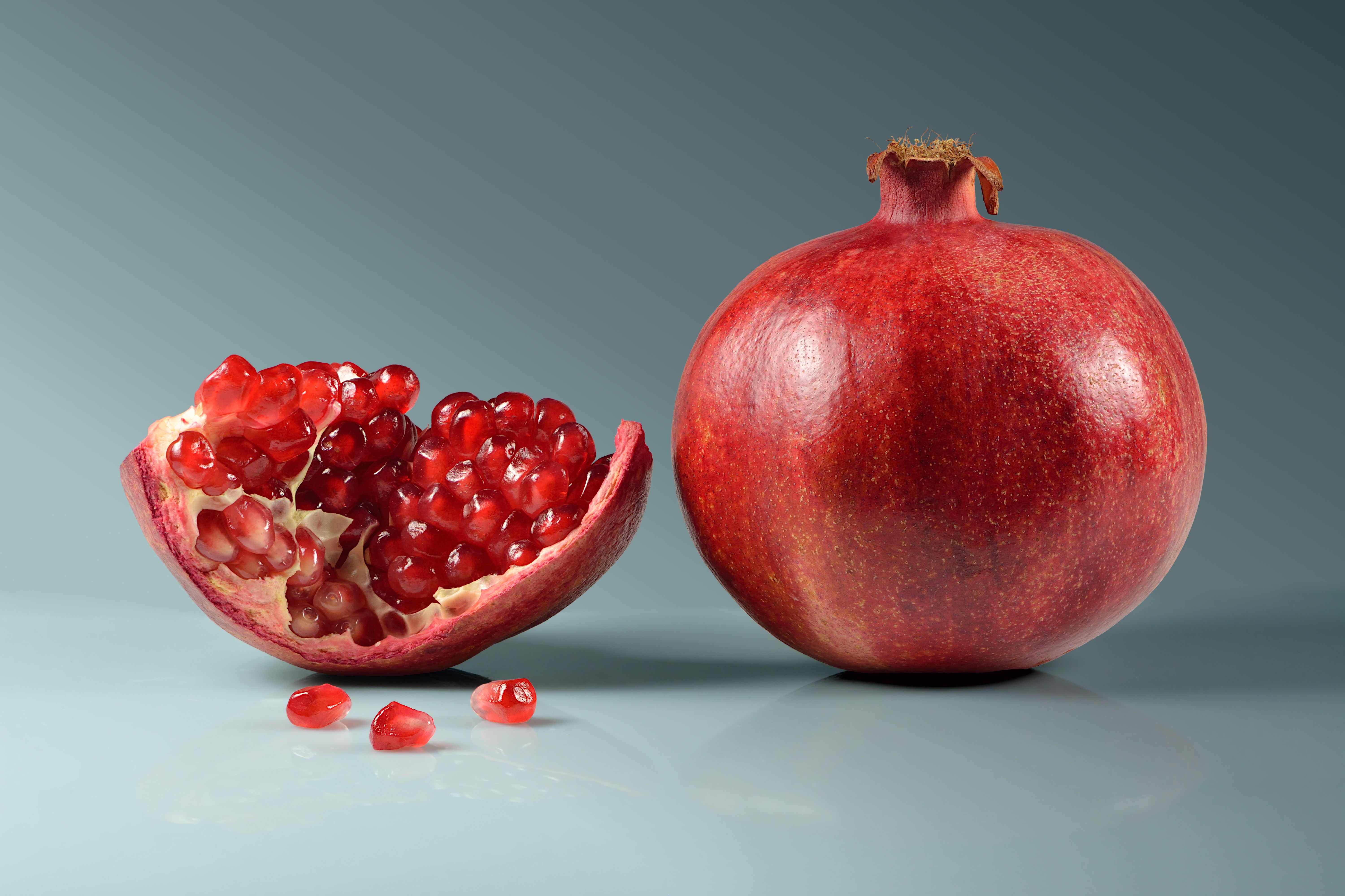 Pomegranates: The Cancer-Fighting Fruit (image credits: wikimedia)