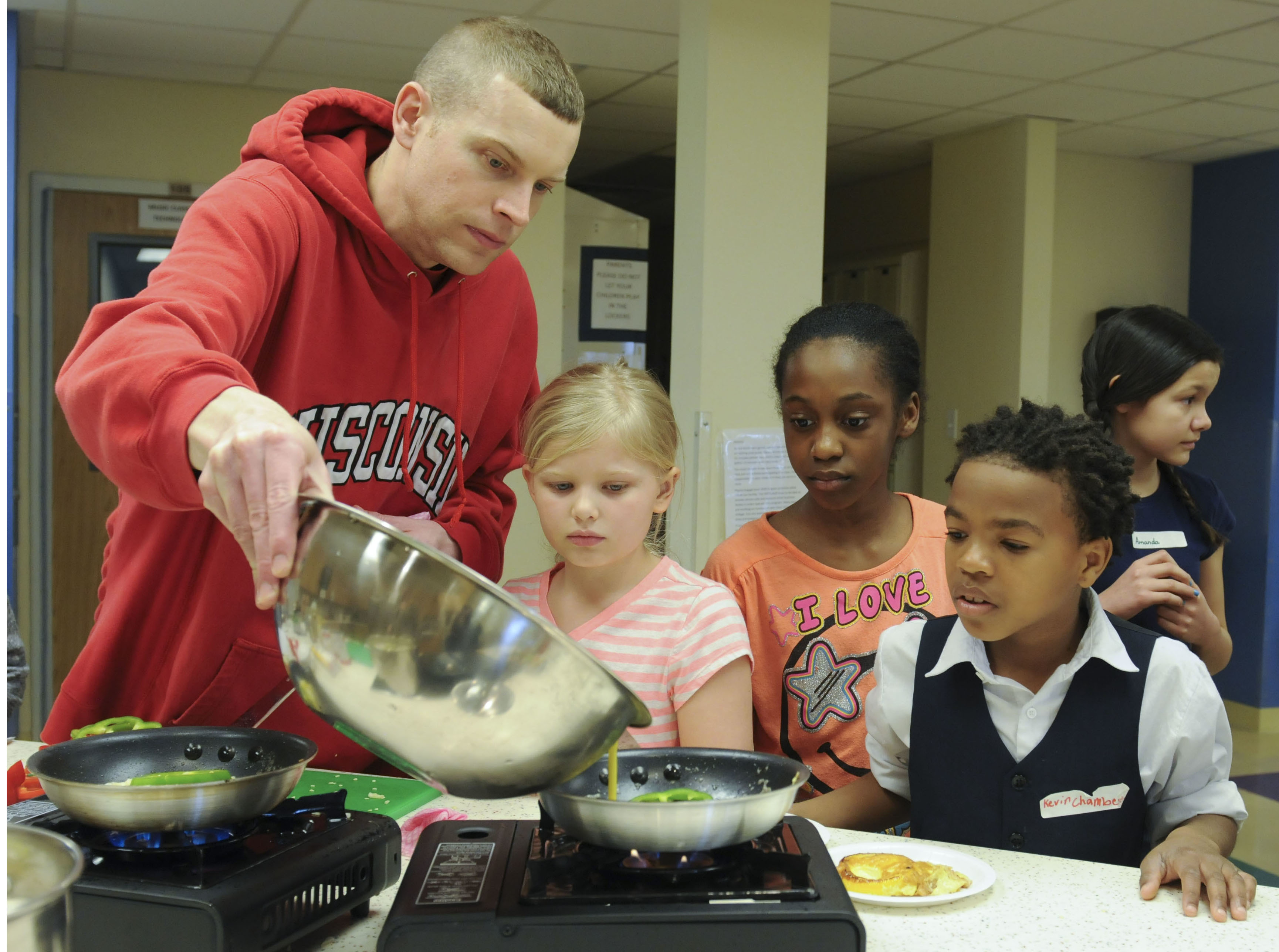 Kids’ Menus Go Upscale and Healthy (image credits: wikimedia)