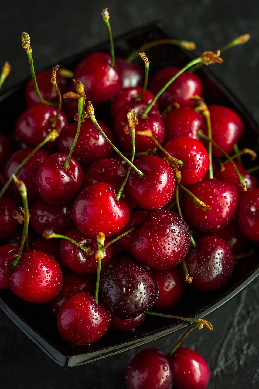 Cherries: Tart and Sweet with a Low Glycemic Load (image credits: pixabay)