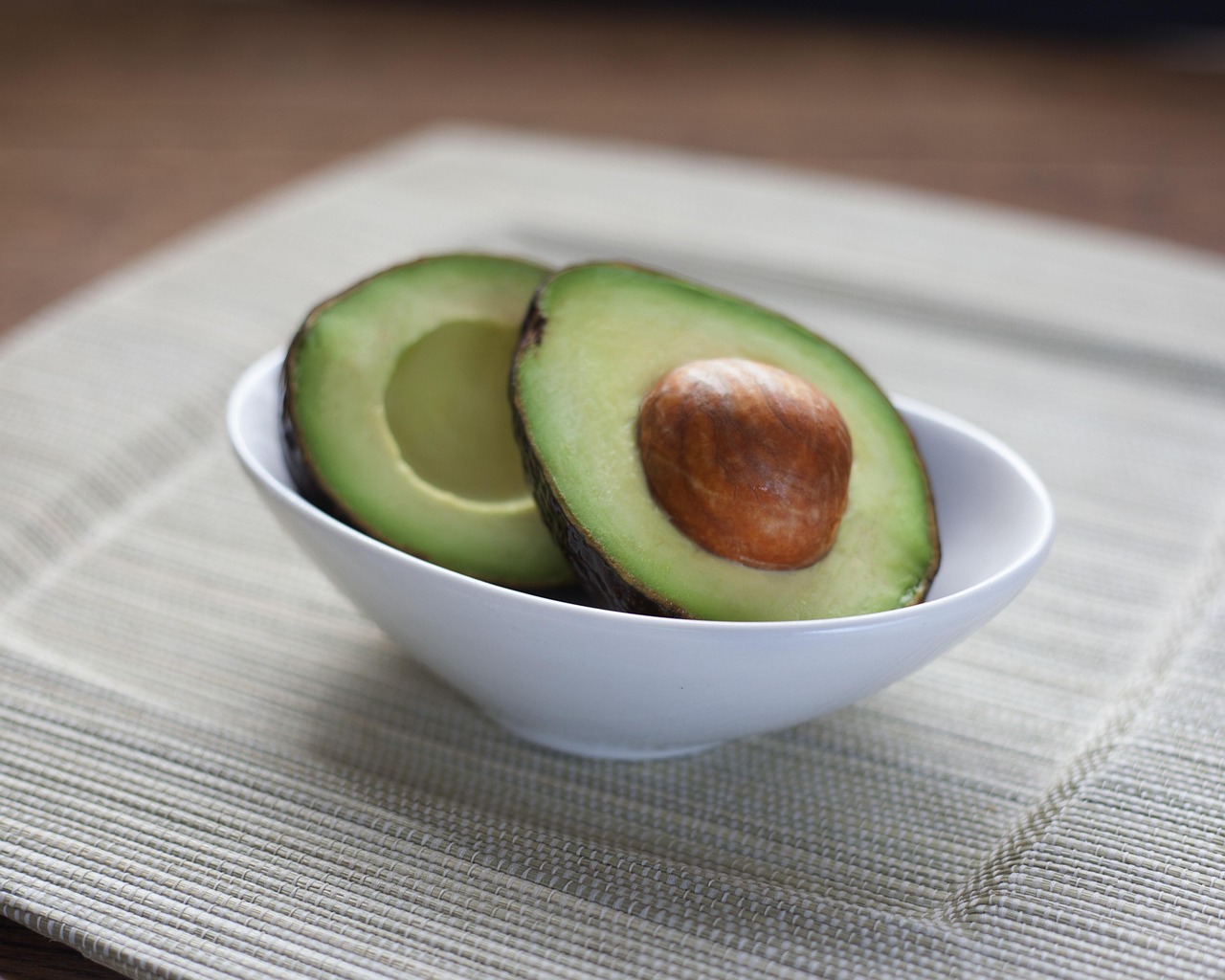 Avocados: Creamy Fiber in Disguise (image credits: pixabay)