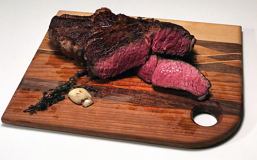 Searing Meat Locks in Juices (image credits: flickr)