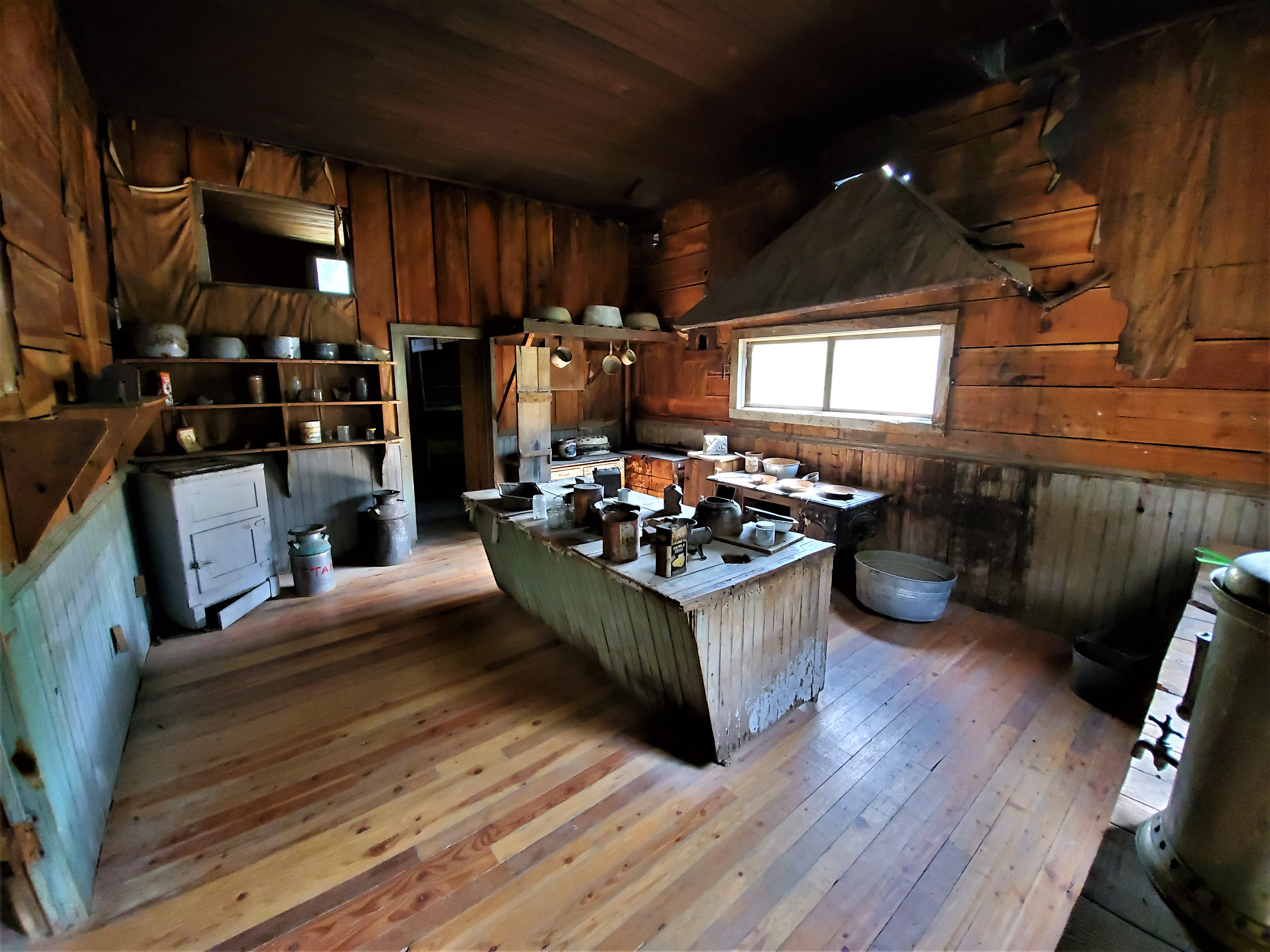 The Growth of “Ghost Kitchens” (image credits: wikimedia)