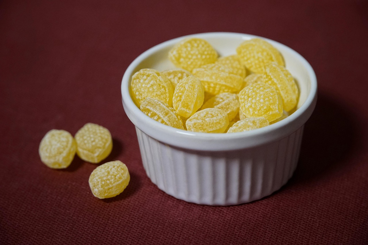 Altoids Sours - The Pucker-Inducing Powerhouse (image credits: pixabay)