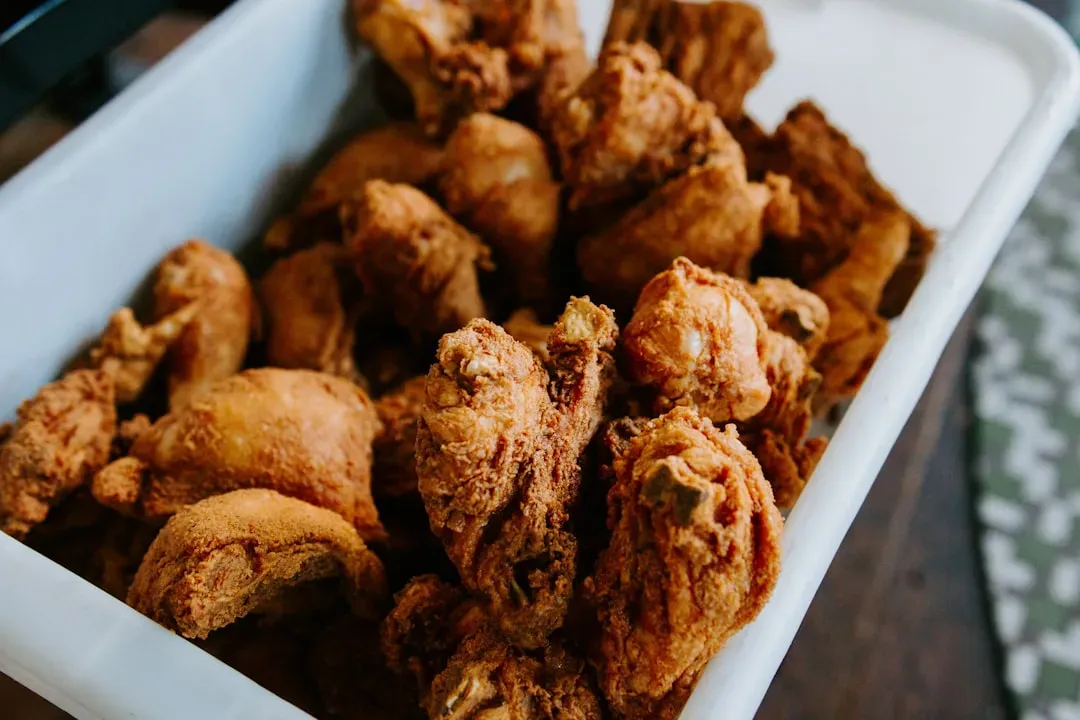 2. The Fried Chicken Tray: America's Second Obsession (Image Credits: Unsplash)