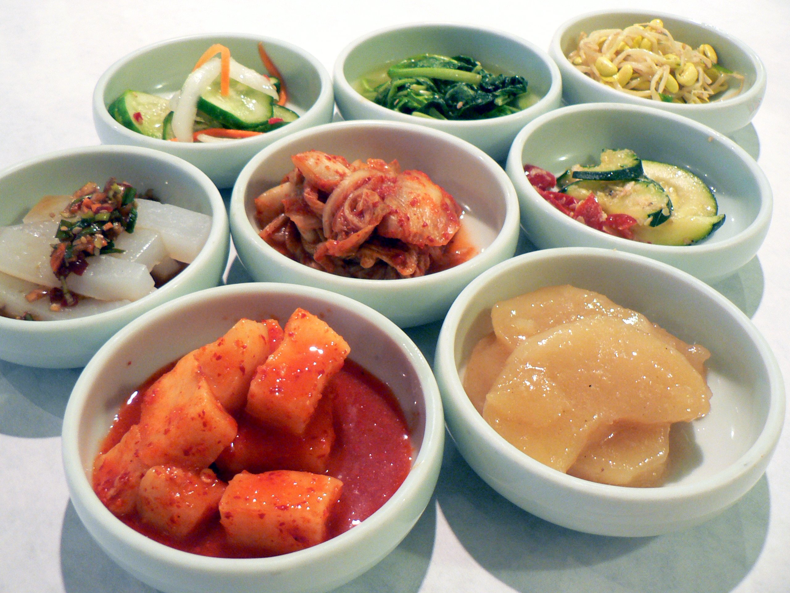 Korean Banchan Culture: The Power of Variety (image credits: wikimedia)