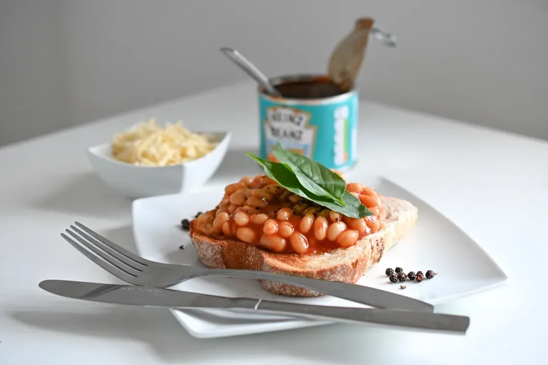 4. Beans on Toast (Image Credits: Unsplash)