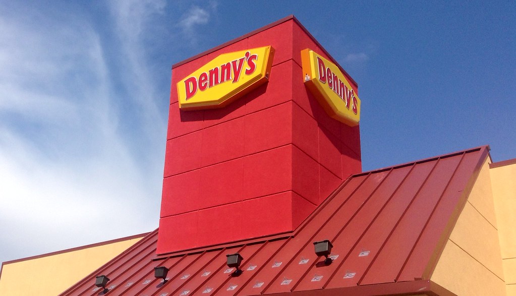 Denny's Diner Decline (Image Credits: Flickr)