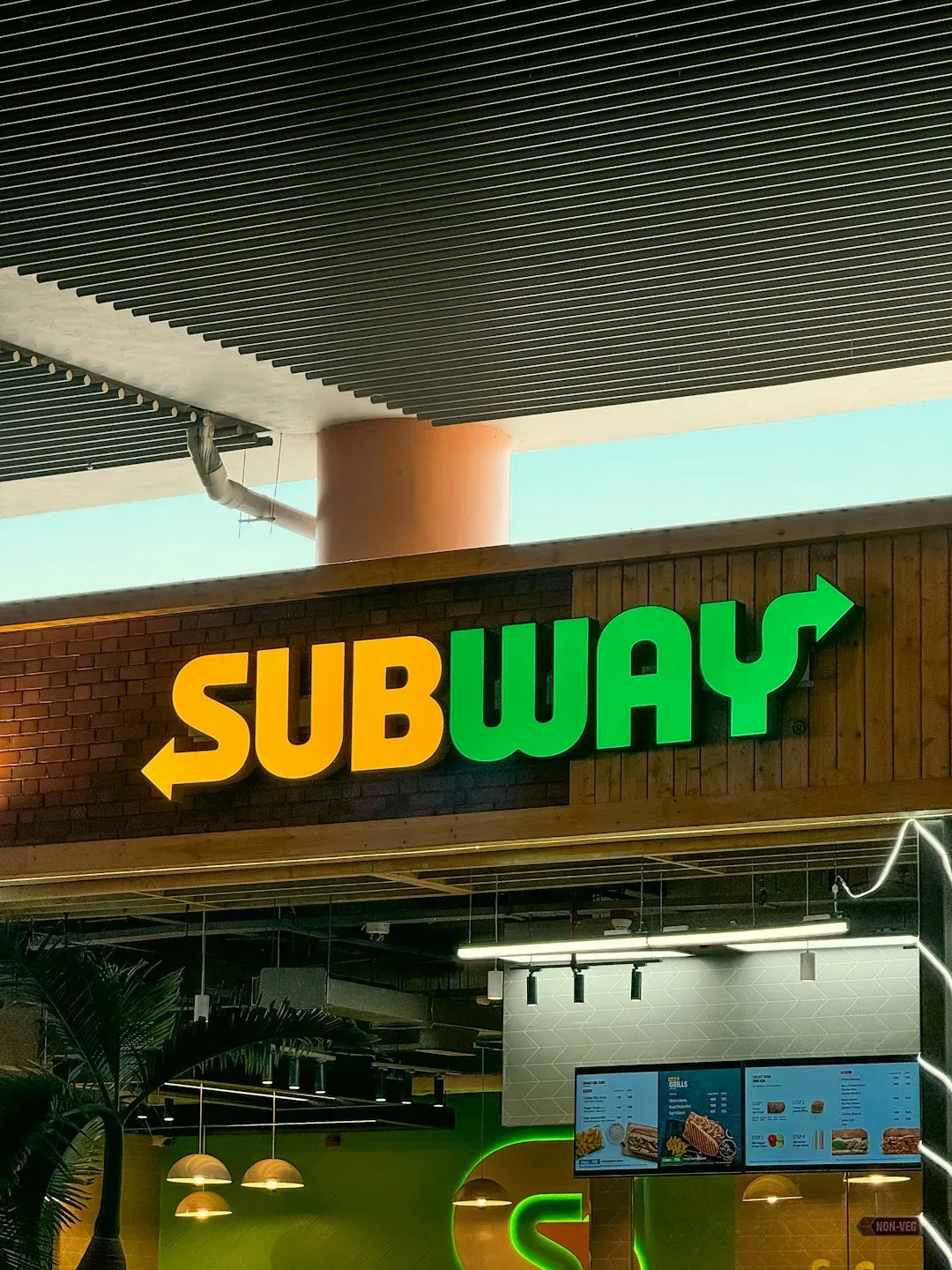 7. Subway - Bigger Isn't Always Better (Image Credits: Unsplash)