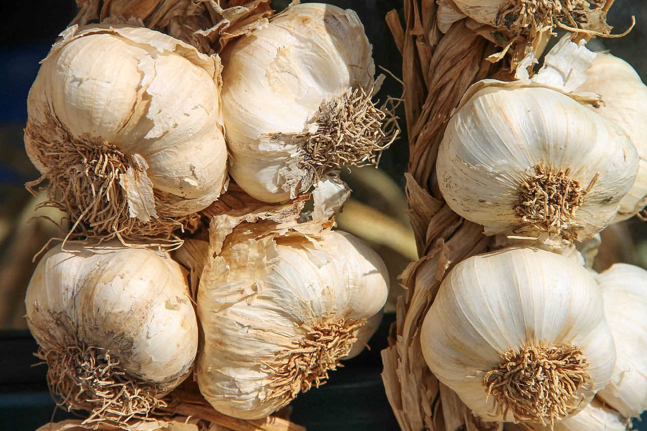 Using Jarred Garlic Instead of Fresh (image credits: pixabay)