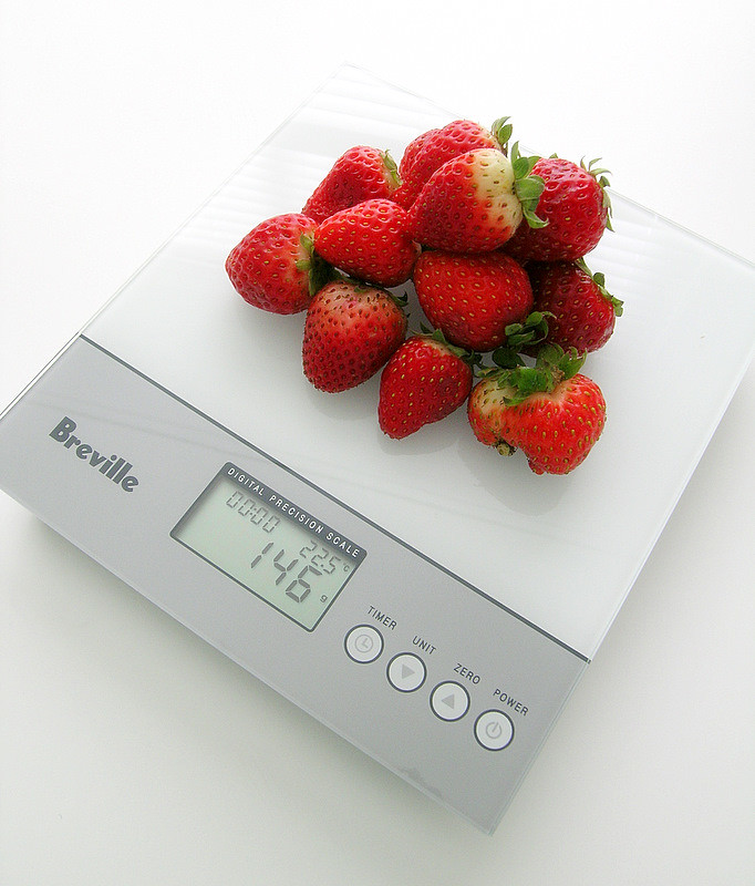 Digital Kitchen Scale - Precision That Changes Everything (image credits: flickr)