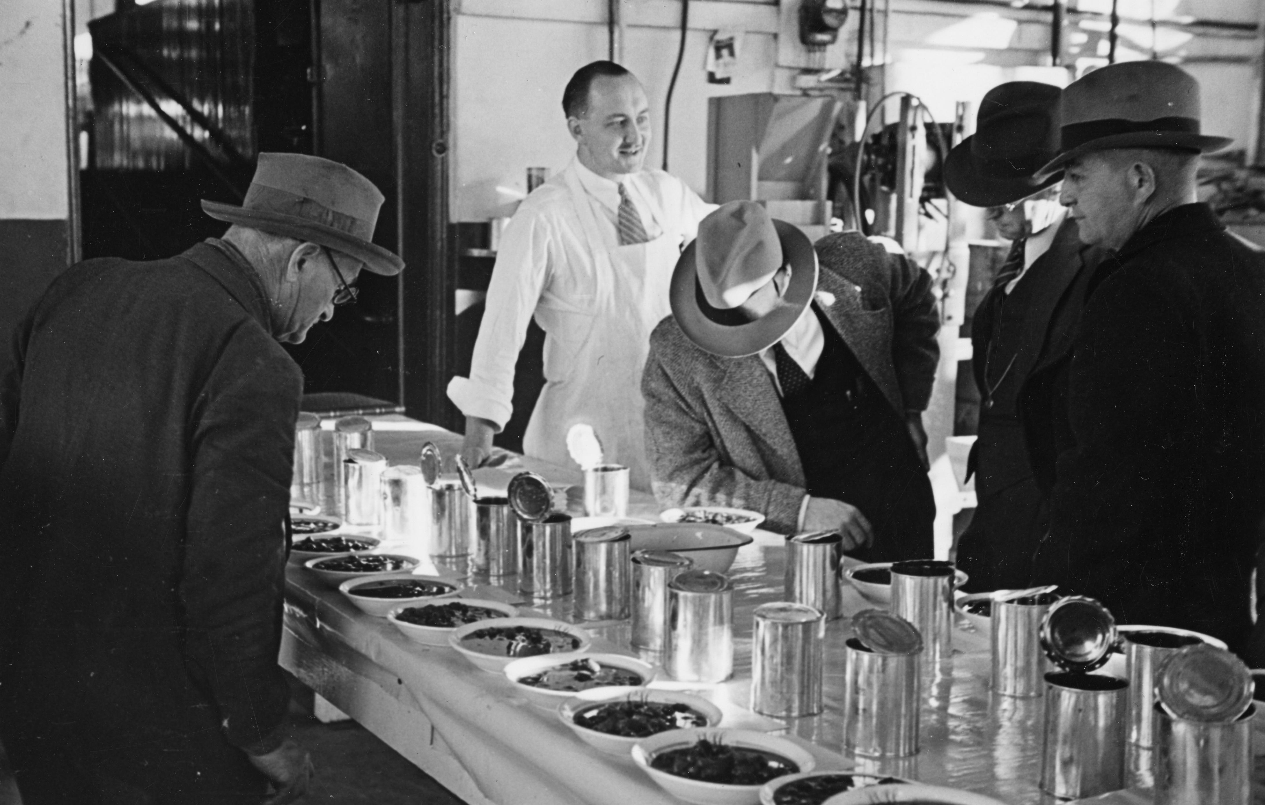 The Role of Technology in Canned Food Production (image credits: wikimedia)