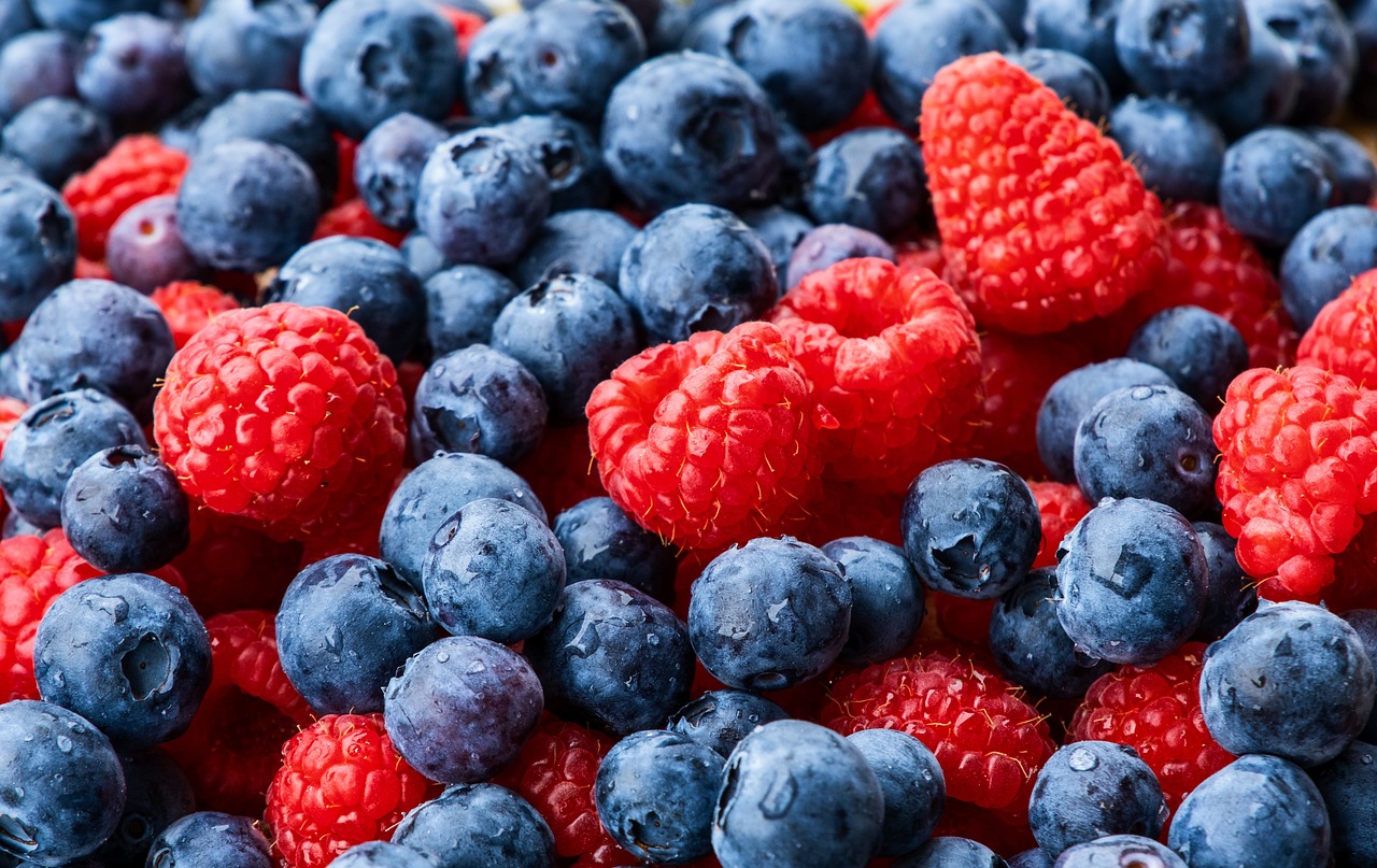 Berries: Sweet Satisfaction with Few Calories (image credits: pixabay)