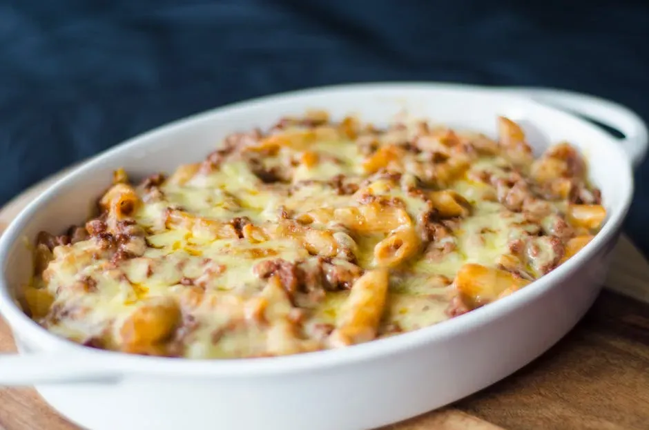 4. Tuna Noodle Casserole: The Weeknight Hero Turned Potluck Staple (Image Credits: Pexels)