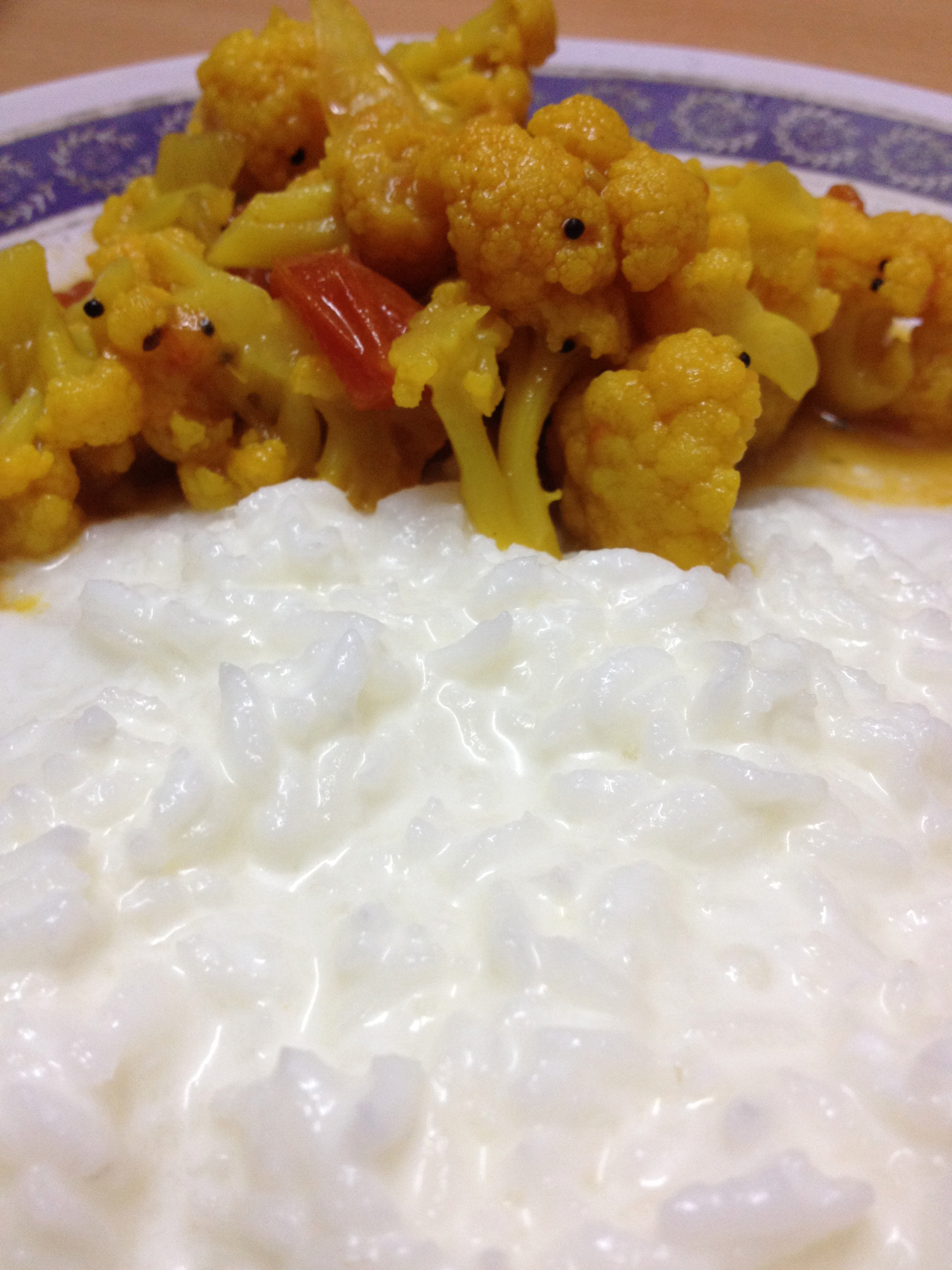 Cauliflower Rice: The Veggie That Outsmarts Carbs (image credits: wikimedia)