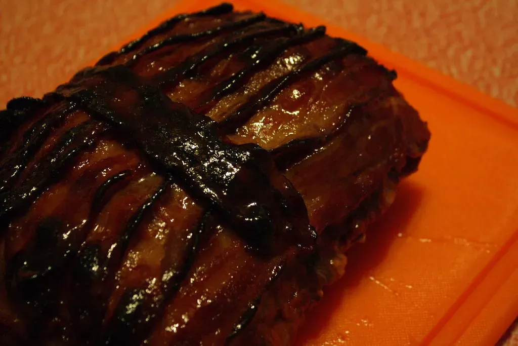 3. Meatloaf With Ketchup Glaze: The Sunday Night Icon (Image Credits: Flickr)