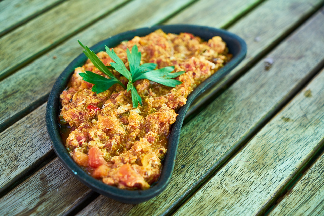 Turkish Menemen: A Flavorful Egg Scramble (image credits: pixabay)