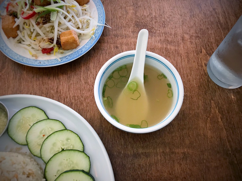 Bone Broth: The Gut-Healing Liquid Gold (image credits: flickr)