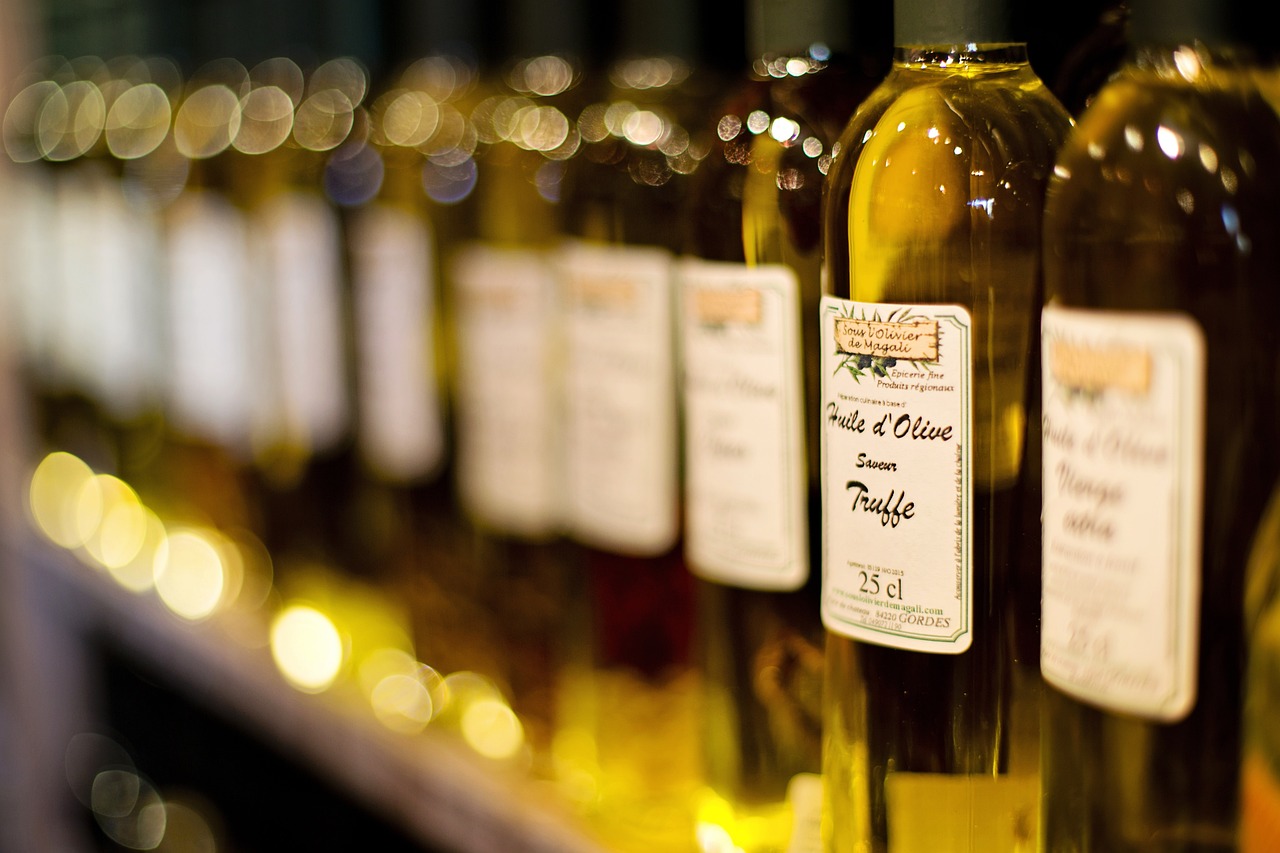 7. Olive Oil: The Mediterranean Staple (image credits: pixabay)