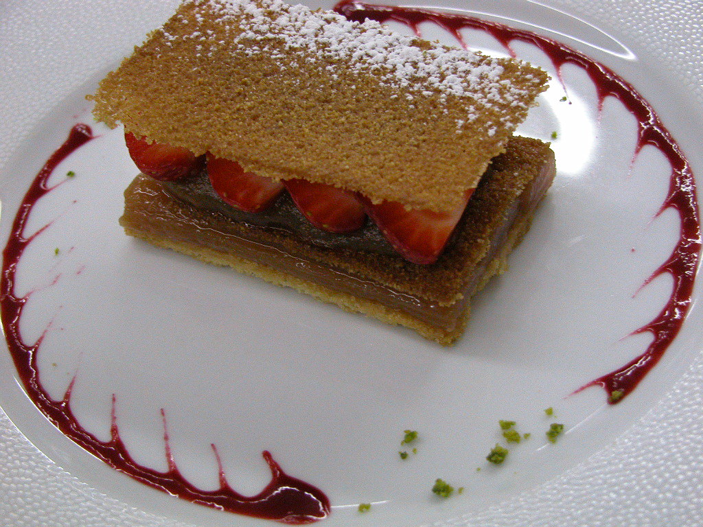 Dessert Sandwiches Breaking Sweet Barriers (Image Credits: Flickr)