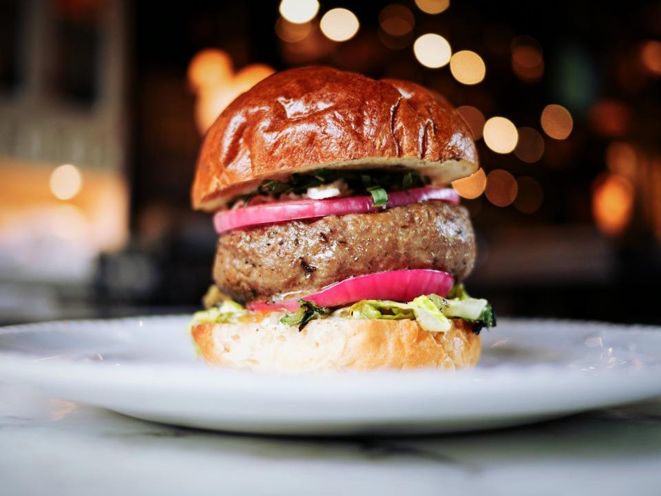 Burgers: The Beef Battle (image credits: stocksnap)
