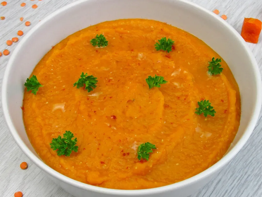 3. Progresso Mediterranean-Style Lentil Protein Soup (Image Credits: Unsplash)