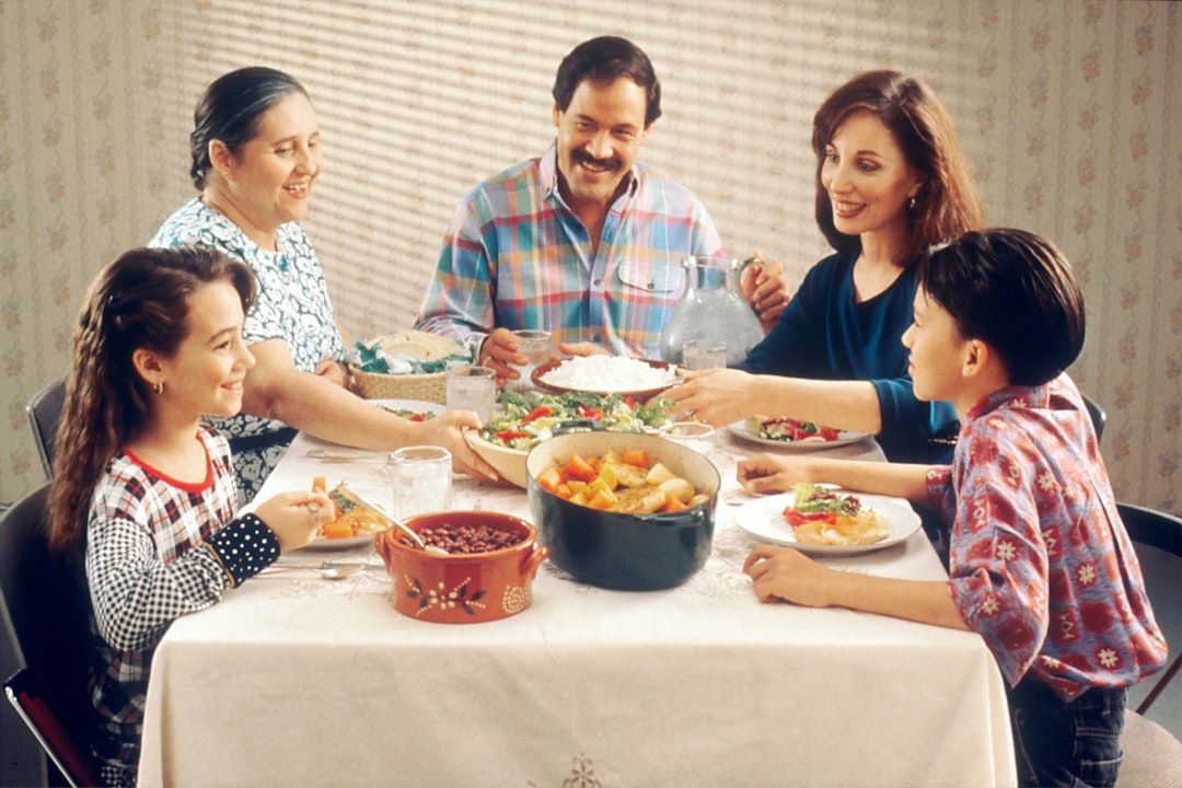 Family Meals: Bonding or Battleground? (image credits: unsplash)