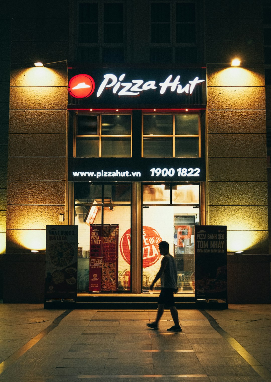 Pizza Chains Hold Strong (image credits: unsplash)