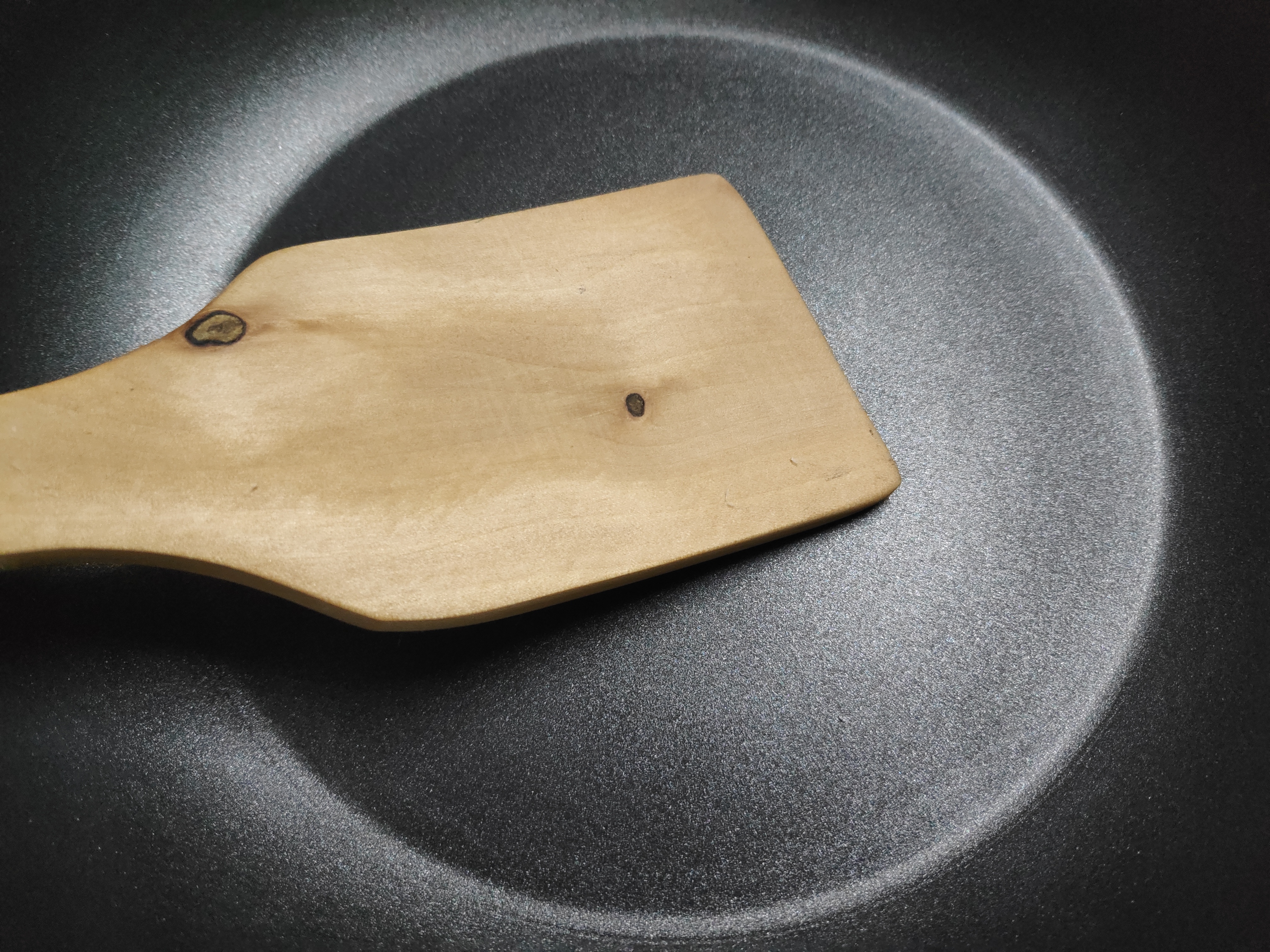 Best Ways to Care for Your Teflon Cookware (image credits: wikimedia)